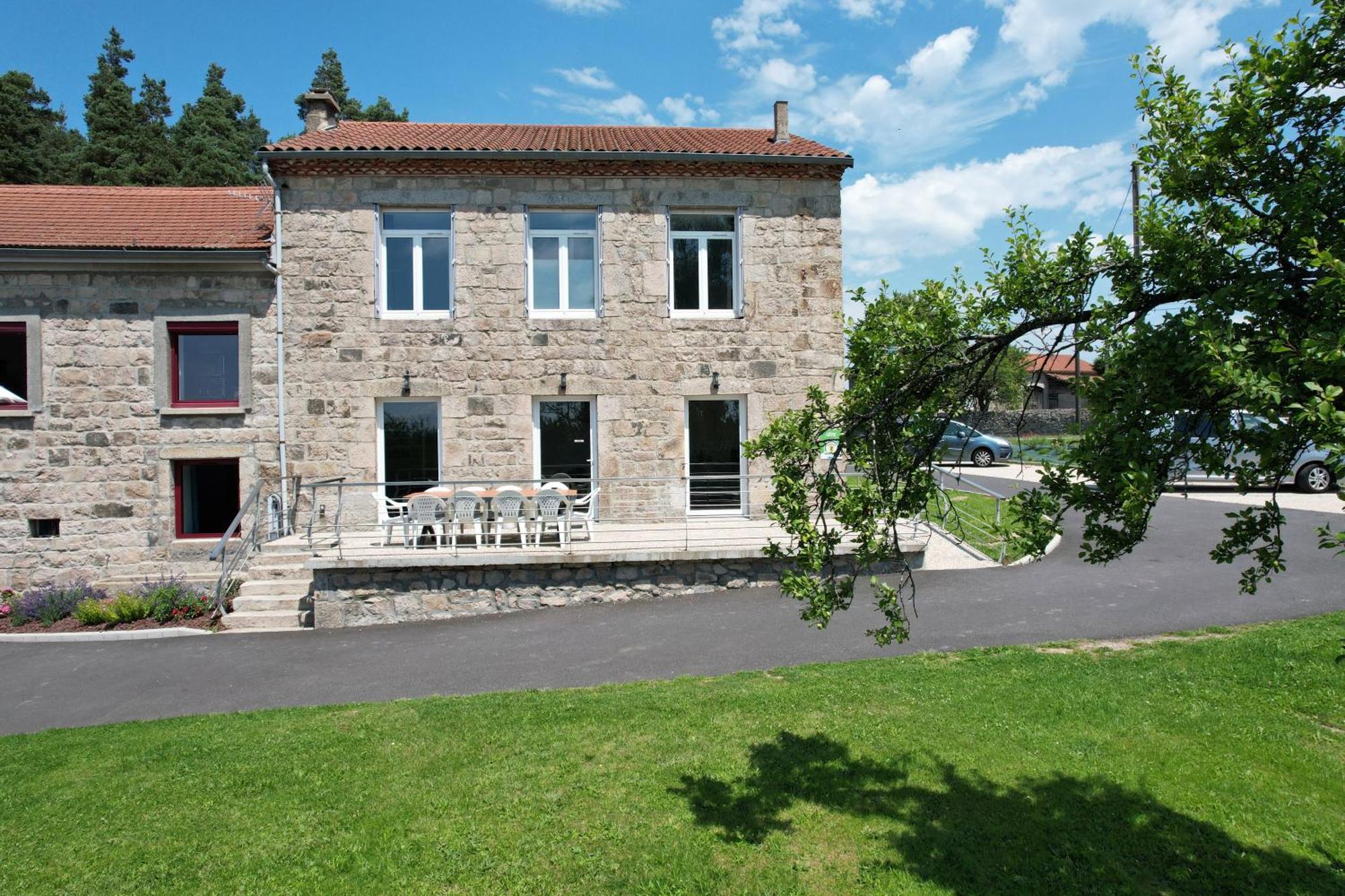 La Bonne Adresse Hotel Sainte-Sigolene Bagian luar foto
